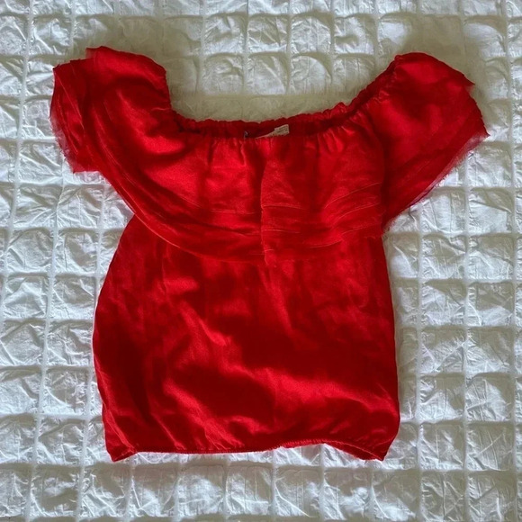 Alice + Olivia red off the shoulder ruffle crop top - Picture 1 of 7